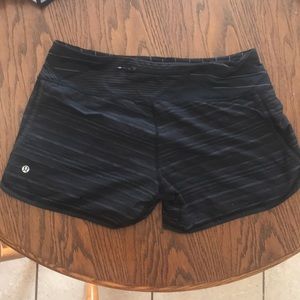 Lululemon Groovy Run short